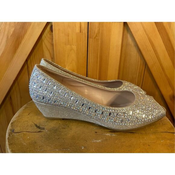 Forever Open Toe Champagne Rhinestone Embellished Pumps  Wedge Size 10 - Picture 1 of 8